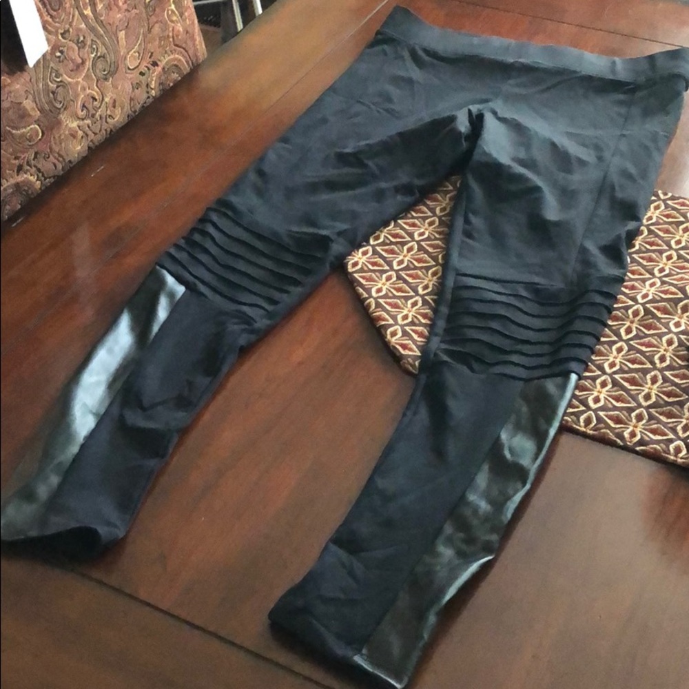 Rune Motto Legging